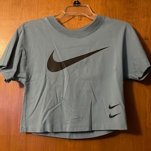 Cropped workout T shirt